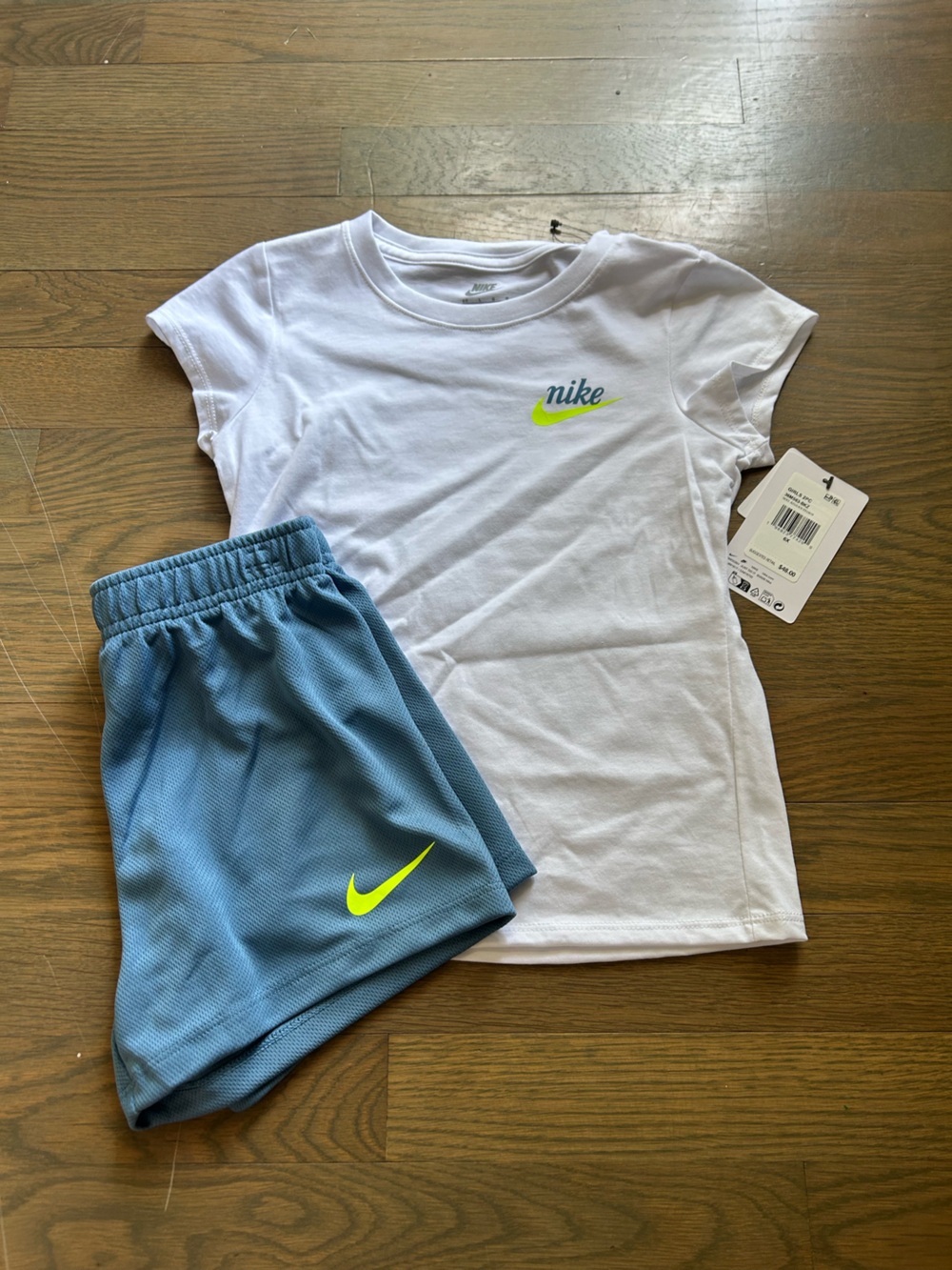 NWT Nike Girls Set size 6X